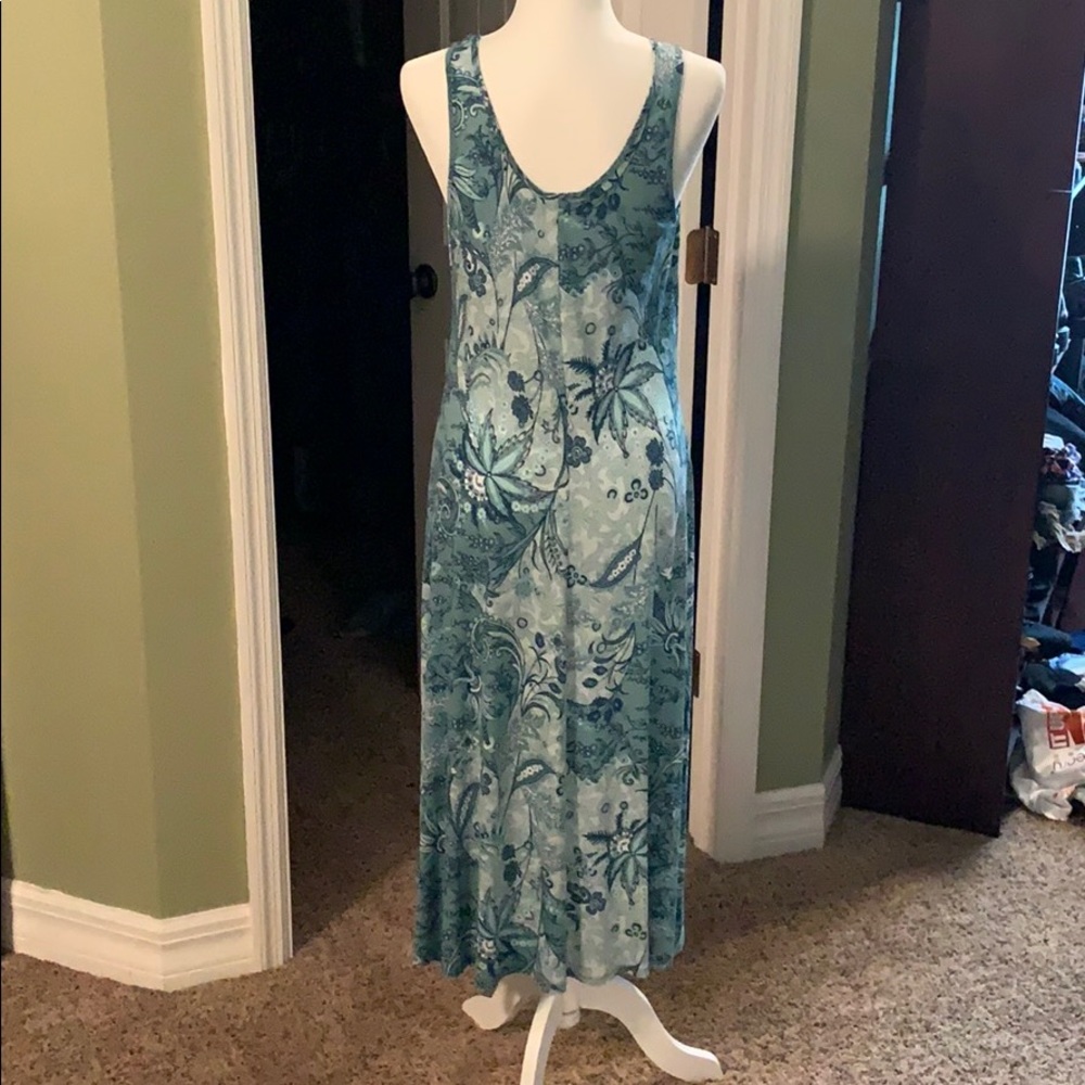 Dress - Picture 3 of 3